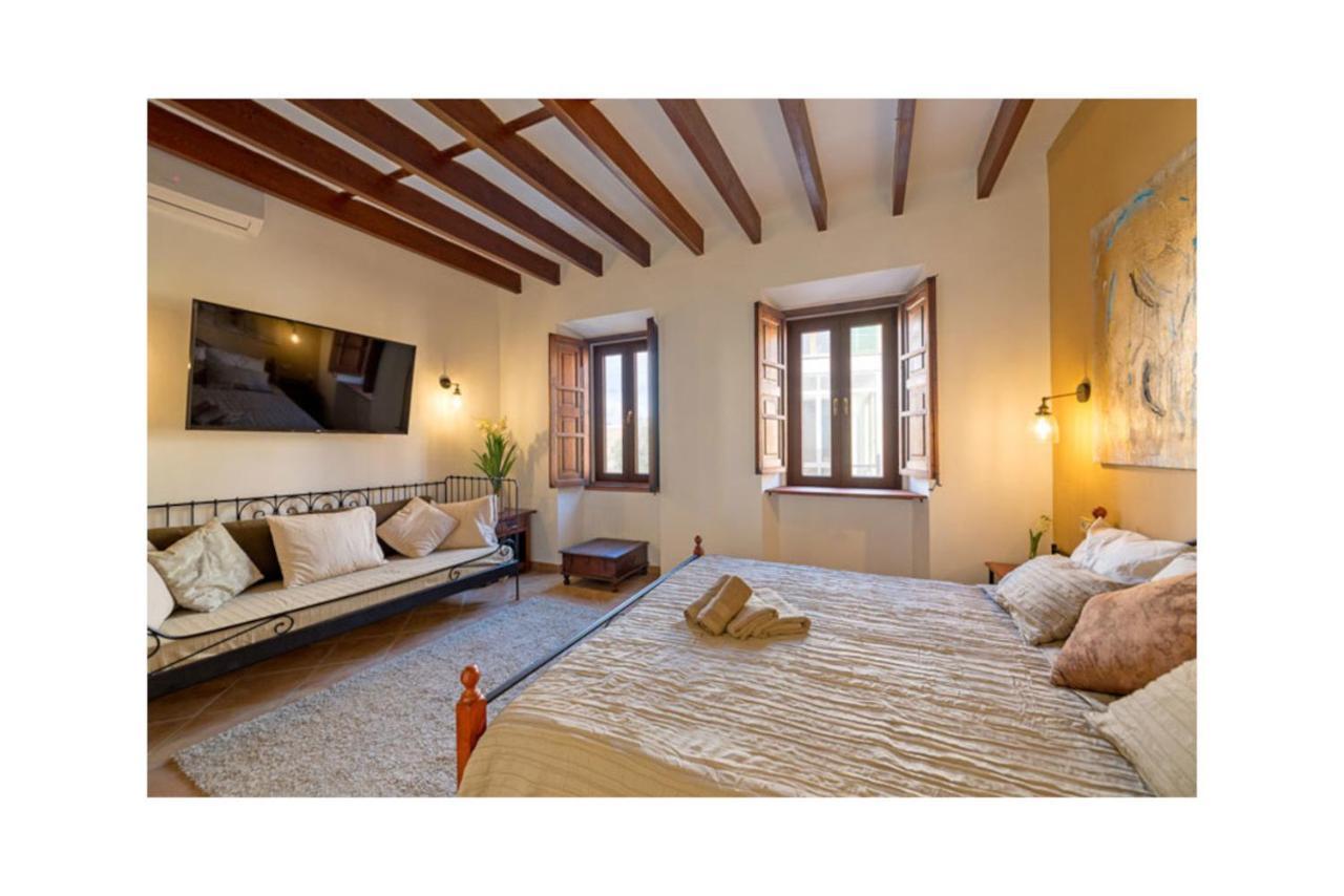 Boutique Hostal "Born53" Im Stadtkern Von Llucmajor, Mallorca Aparthotel Лукмахор Екстериор снимка