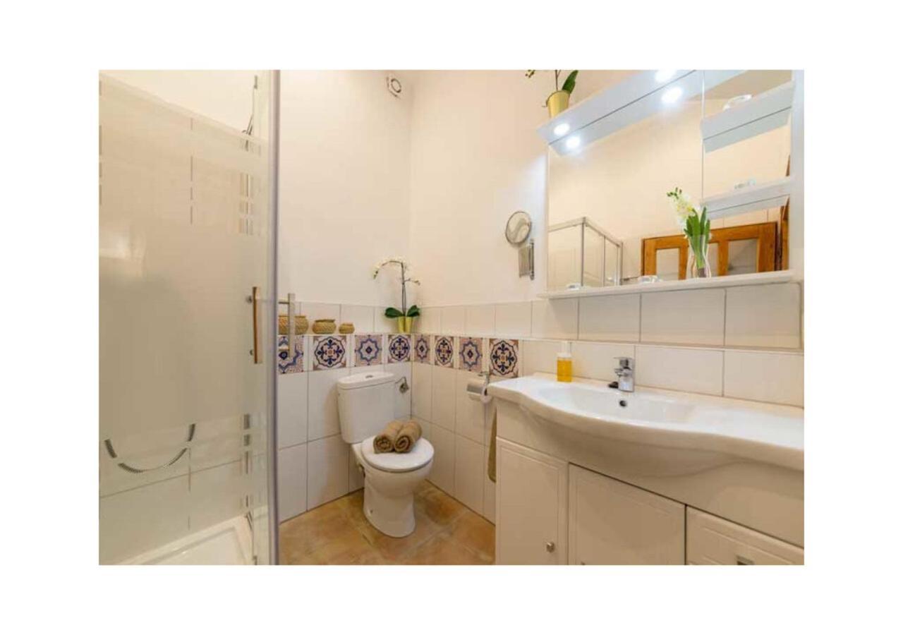 Boutique Hostal "Born53" Im Stadtkern Von Llucmajor, Mallorca Aparthotel Лукмахор Екстериор снимка